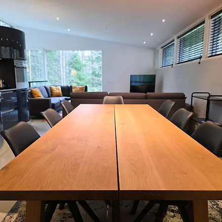 Nero - 8 Hloe, Himos Laensihuippu *